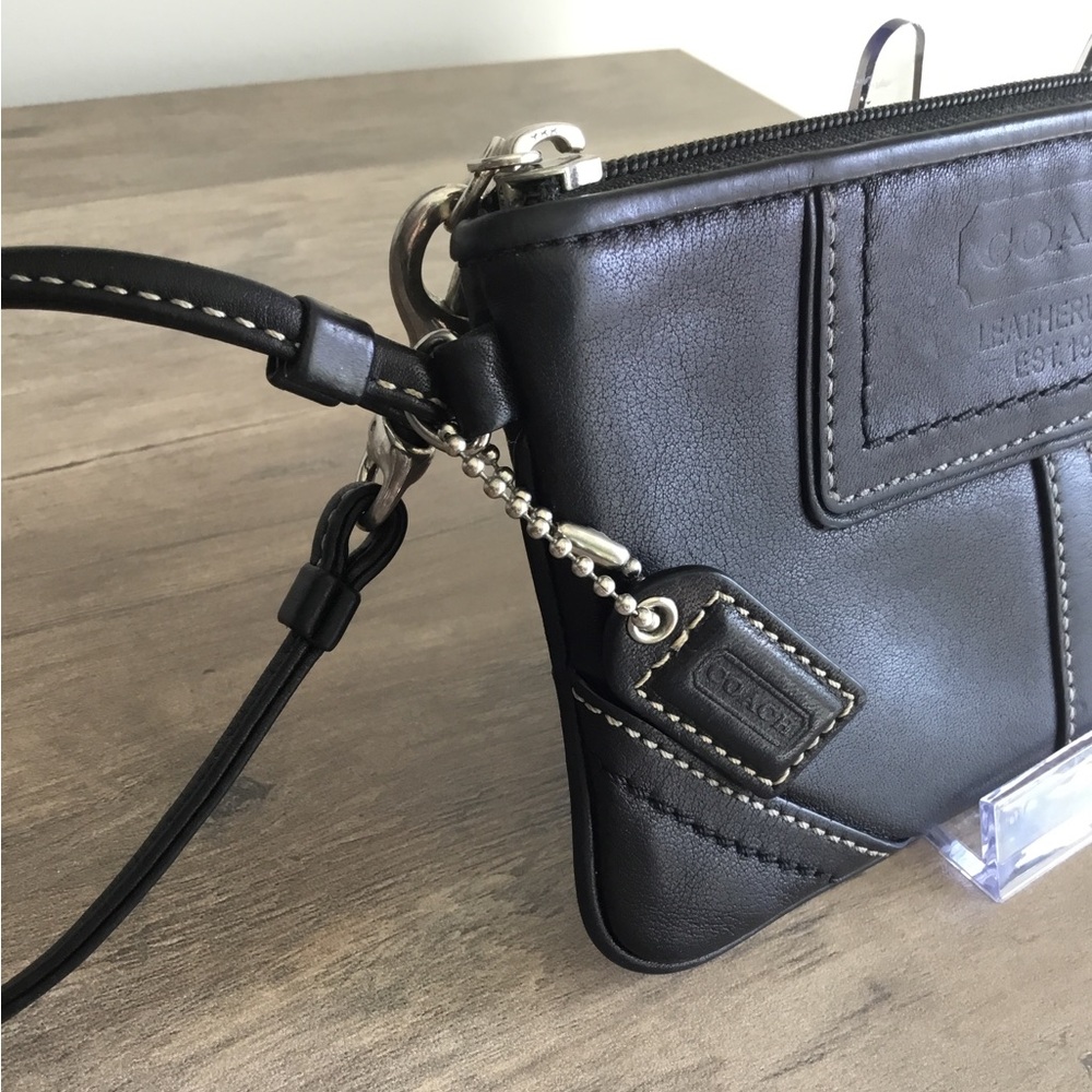 Vintage Coach Wristlet Black Leather Zip Top Silvertone Hardware - Picture 4 of 7